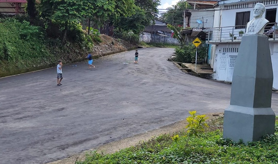 Concluidas obras de reposición de alcantarillado y pavimentación frente a la I.E Juan Bautista La Salle del barrio Torasso.