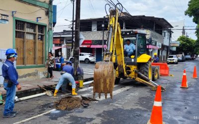 La Empresa de Servicios de Florencia, SERVAF S.A. E.S.P, realizó trabajos de reposición de válvulas en el barrio el Centro.