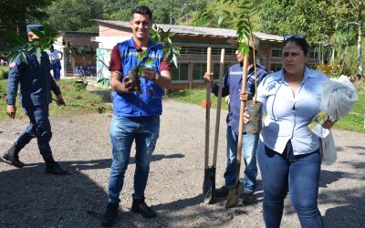 La Empresa de Servicios de Florencia, SERVAF S.A E.S.P, apoyó jornada ambiental en  la I. E. Avenida  el Caraño.