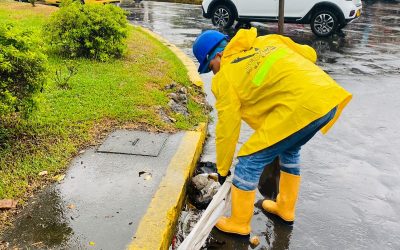 SERVAF reitera llamado a no arrojar basura en las calles, para evitar inundaciones